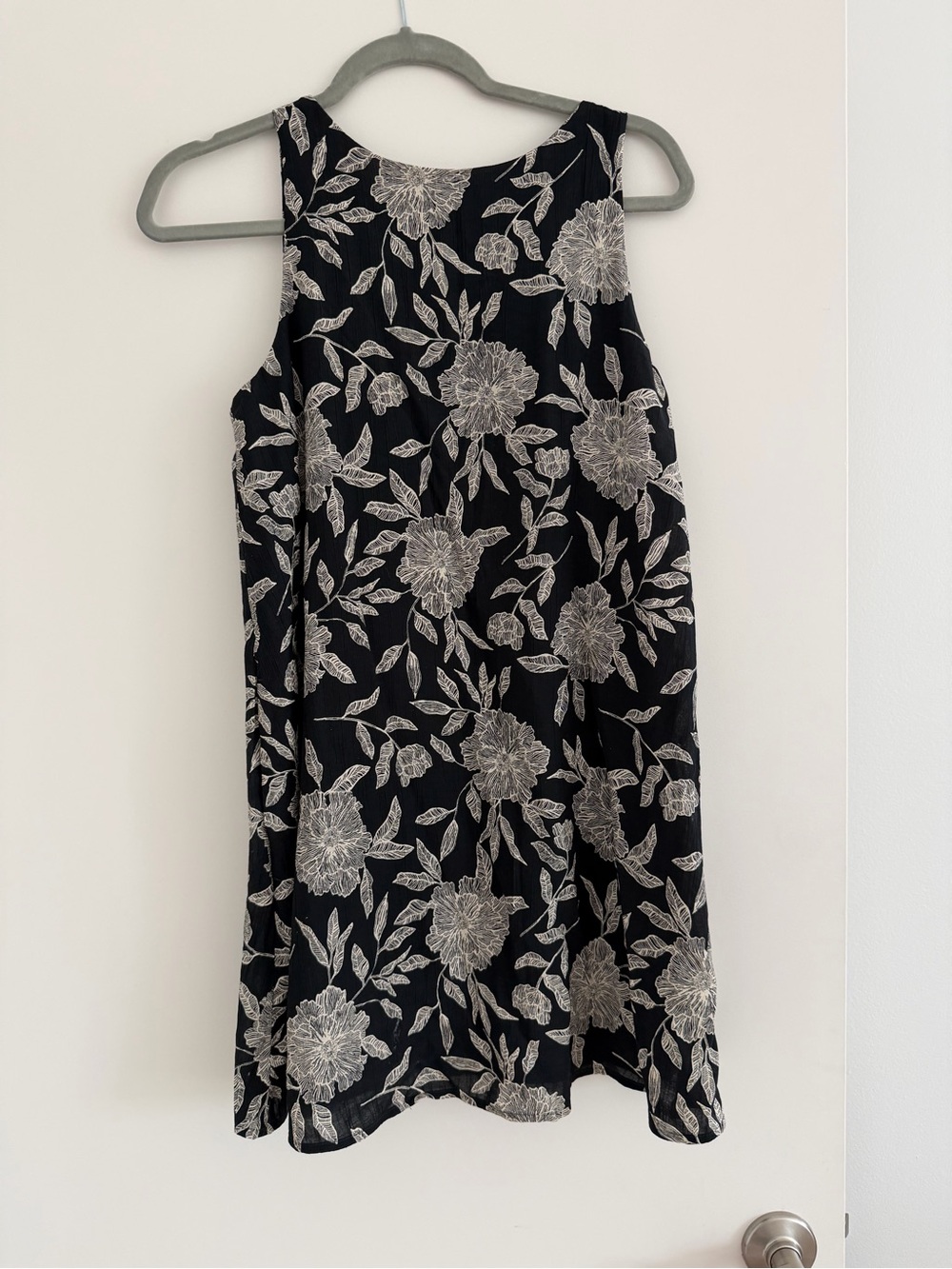 Abercrombie & Fitch Black Floral Sleeveless Shift Dress